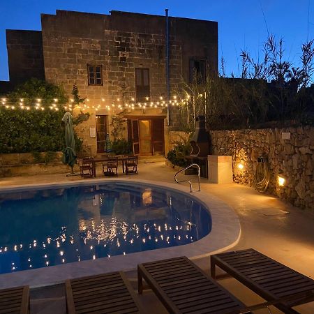 Farmhouse Razzett Cora Victoria Luaran gambar