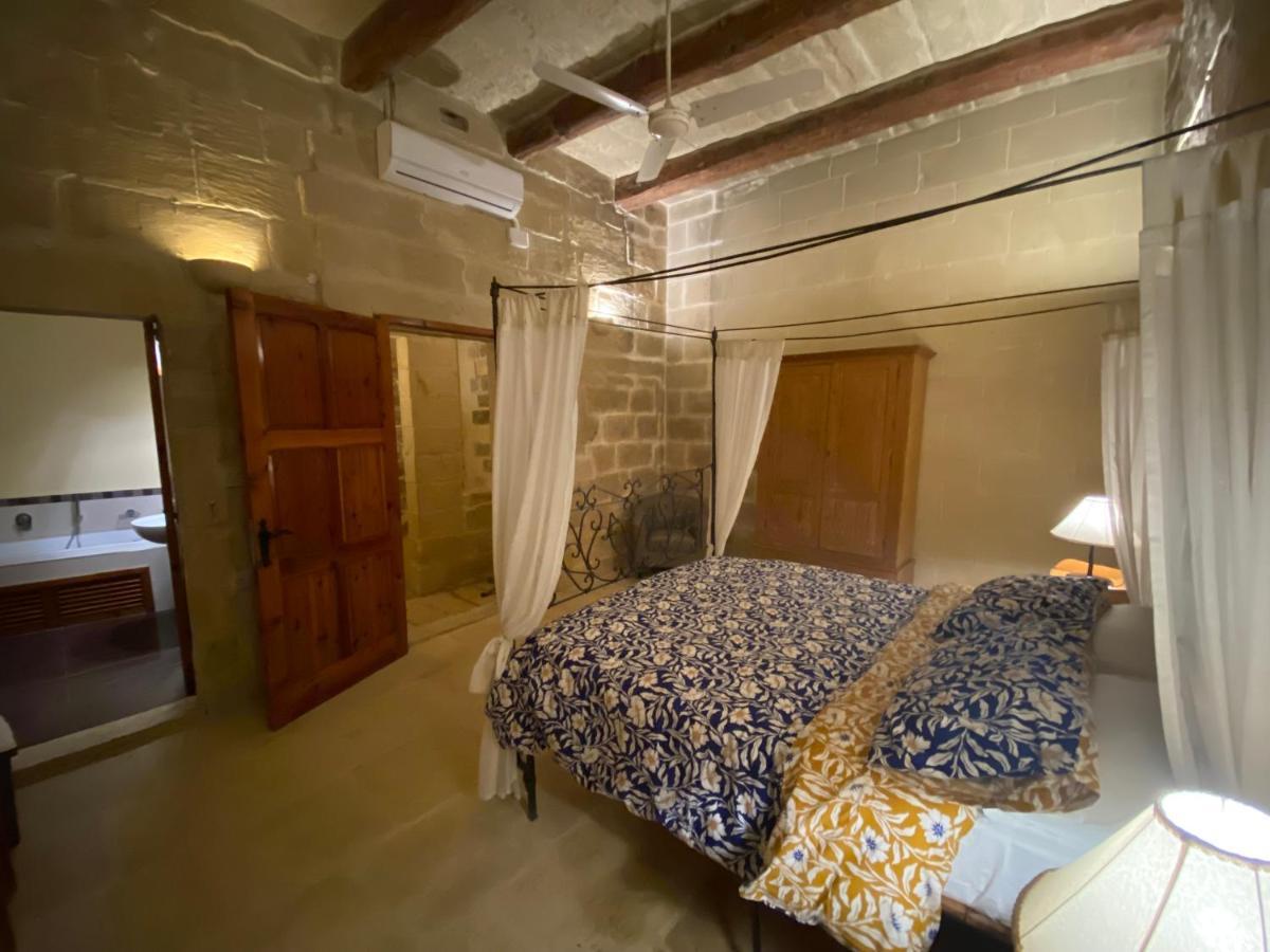 Farmhouse Razzett Cora Victoria Luaran gambar